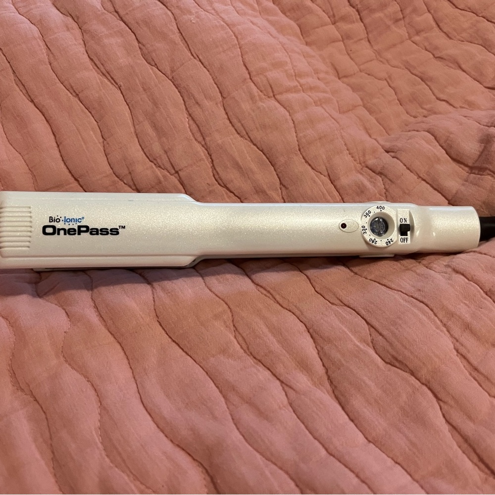 Bio Ionic One pass Flat Iron